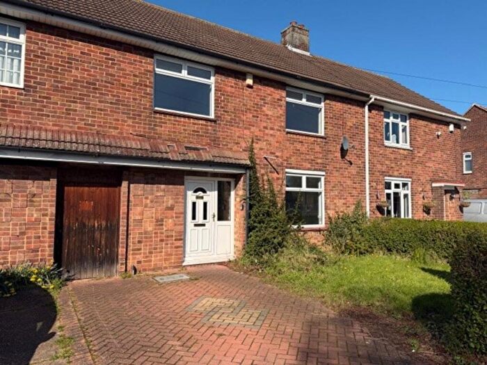 4 Bedroom Terraced House For Sale In Laceby Road, Grimsby, DN34