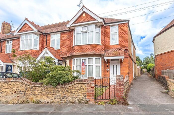 4 Bedroom Semi Detached House For Sale In Windsor Avenue, Margate, Kent, CT9