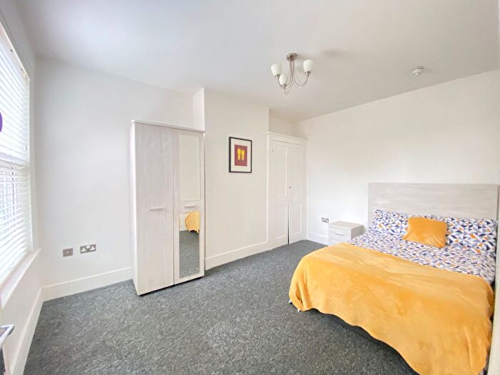 6 Bedroom Property To Rent In Douglas Road, Maidstone, Kent, ME16