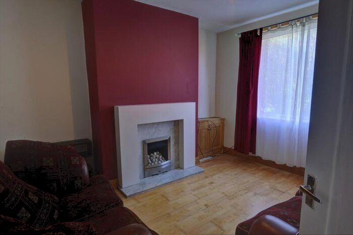 2 Bedroom Flat To Rent In Tunstall Avenue, Newcastle Upon Tyne, NE6