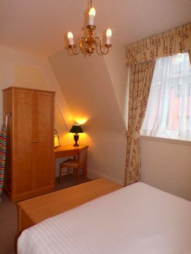 1 Bedroom Flat To Rent In Union Grove, First Floor, AB10
