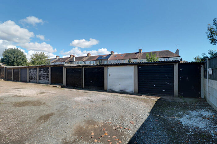 Garage / Parking To Rent In Ilfracombe Avenue, Southend-on-sea, SS1