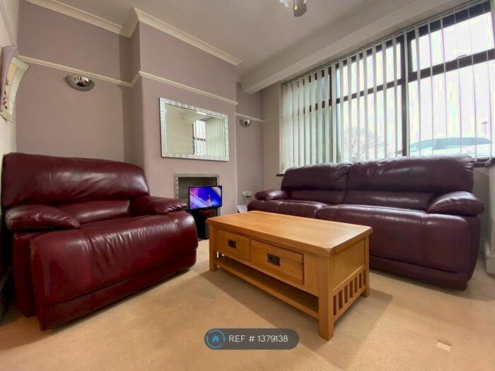 3 Bedroom Semi-Detached House To Rent In Taylor Lane, Denton, Manchester, M34