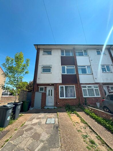 5 Bedroom Terraced House To Rent In Osborne Road, Thornton Heath, CR7
