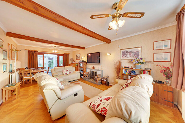 4 Bedroom Detached House For Sale In Glentrammon Avenue, Orpington, BR6