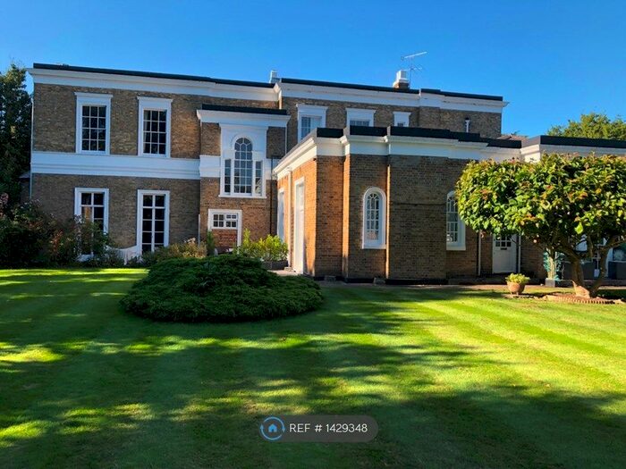 2 Bedroom Flat To Rent In Ouseley Lodge, Old Windsor, Windsor, SL4