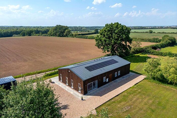 4 Bedroom Barn Conversion To Rent In Great Brickhill, Milton Keynes, Buckinghamshire, MK17