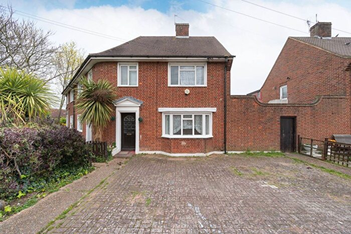 2 Bedroom Maisonette For Sale In Grantley Road, Hounslow, TW4