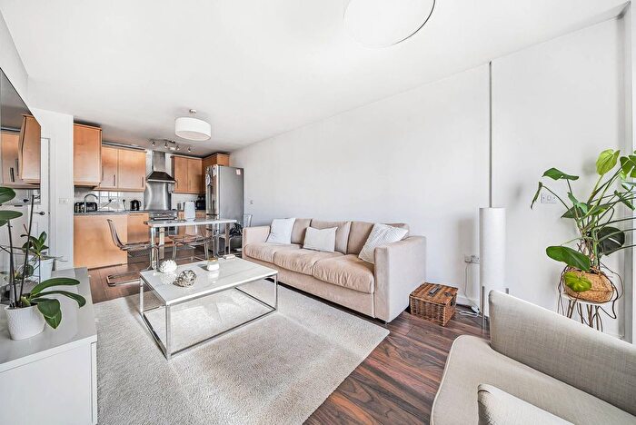 2 Bedroom Flat To Rent In Whitestone Way, Croydon, CR0