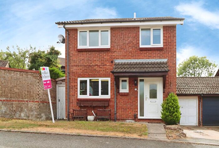 3 Bedroom Detached House For Sale In Turnberry Court, Wellingborough, NN8