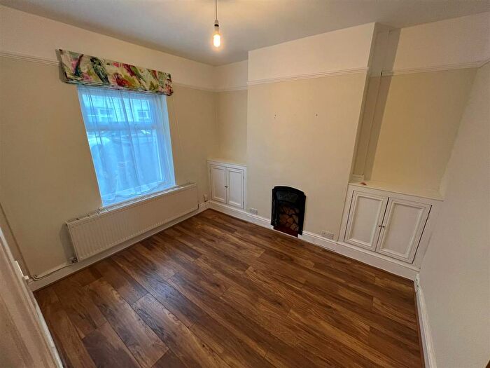 2 Bedroom House To Rent In Treharris Street, Cardiff, CF24