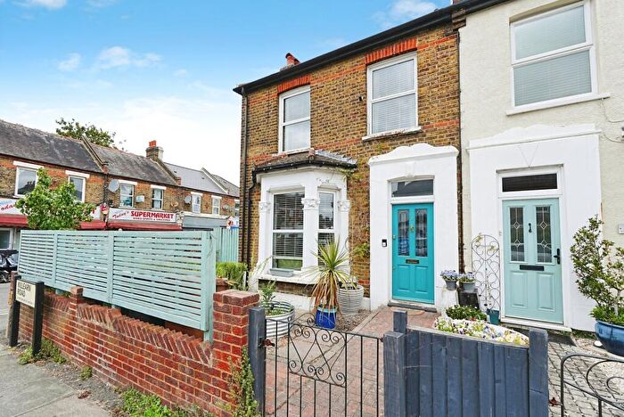 3 Bedroom End Of Terrace House For Sale In Killearn Road, London, London, SE6
