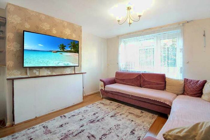 1 Bedroom Flat To Rent In Moree Way, Edmonton, London, Uk, N18