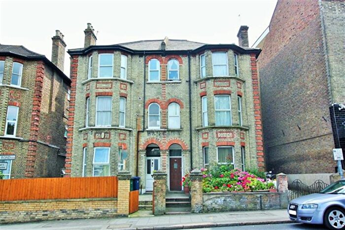 2 Bedroom Flat To Rent In Church Road, Hendon, NW4