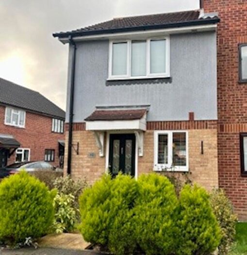 2 Bedroom End Of Terrace House To Rent In Robinia Close, Steeple View, SS15