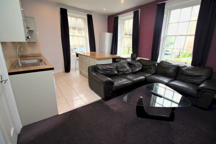 4 Bedroom Flat To Rent In St. James Terrace, City Centre, Newcastle Upon Tyne, NE1