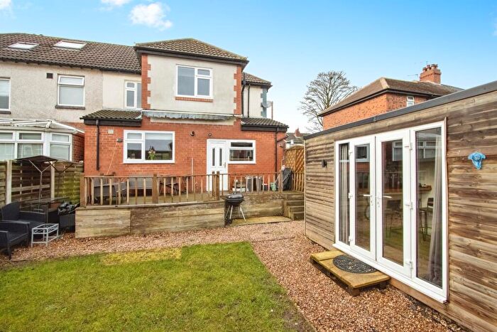 3 Bedroom Semi-Detached House For Sale In Austhorpe Avenue, Leeds, LS15
