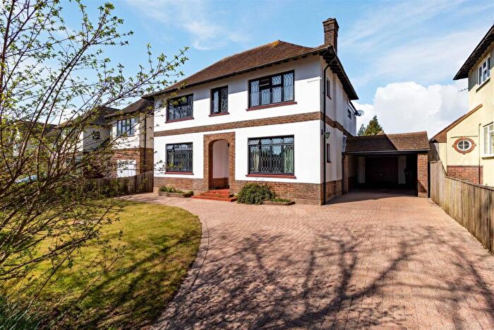 4 Bedroom Detached House For Sale In Central Avenue, Worthing, BN14