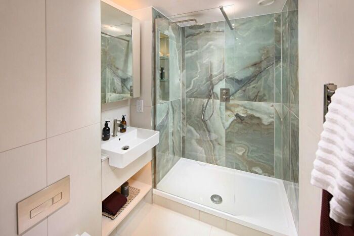 2 Bedroom Apartment For Sale In Royal Arsenal Riverside, London, SE18