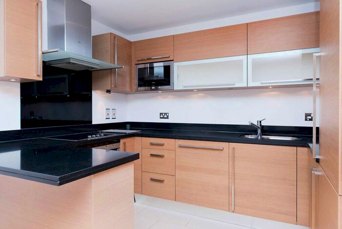 2 Bedroom Flat To Rent In Strand Drive, Kew, Richmond, TW9