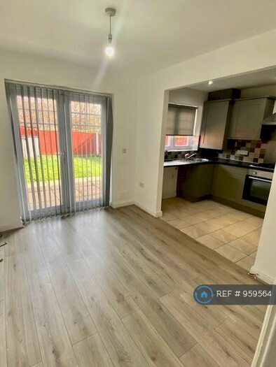 3 Bedroom Semi-Detached House To Rent In Kingswood, Liverpool, L36