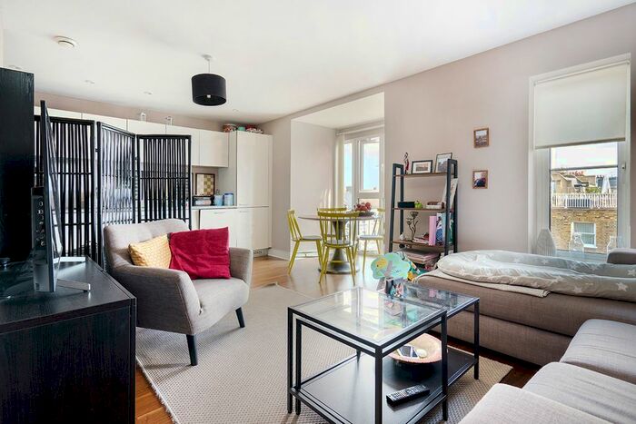 2 Bedroom Flat To Rent In Rylston Road, Fulham, SW6