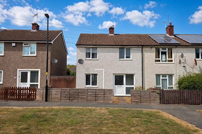 3 Bedroom Semi-Detached House For Sale In Bridgecote, Willenhall, CV3