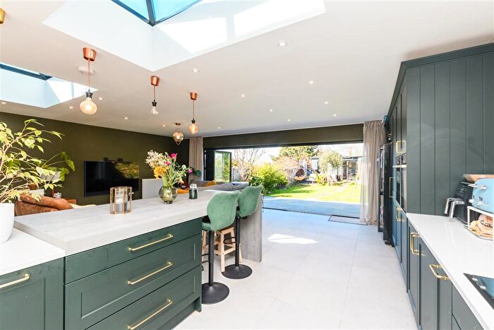 4 Bedroom Semi-Detached Bungalow For Sale In Coutts Avenue, Shorne, Gravesend, Kent, DA12