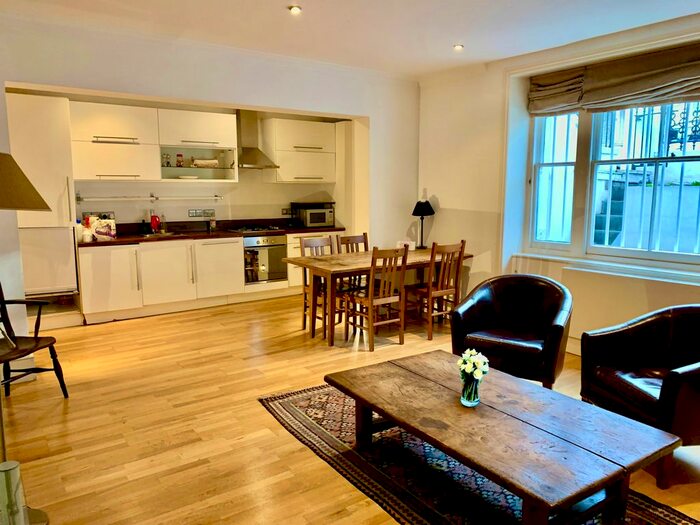 2 Bedroom Flat To Rent In Redcliffe Gardens, Chelsea, SW10