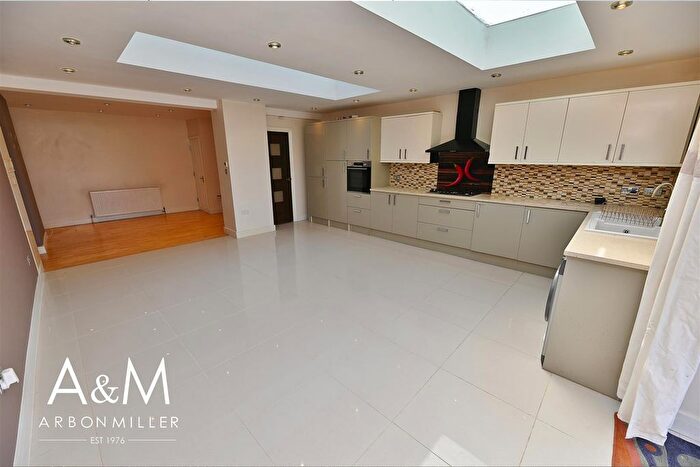 4 Bedroom Terraced House To Rent In Fairlop Road, Ilford, IG6