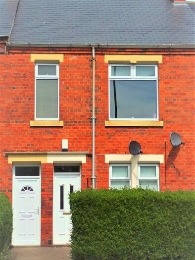 2 Bedroom Flat To Rent In Glebe Terrace, Dunston, Gateshead NE11