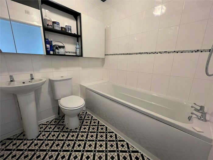 1 Bedroom Flat To Rent In Vauxhall Street, Dudley, West Midlands, DY1