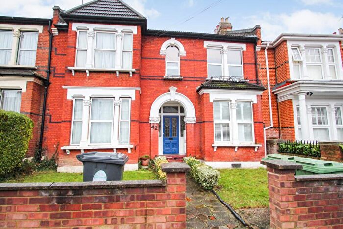 1 Bedroom Flat To Rent In Forest Drive West, Leytonstone, London, E11