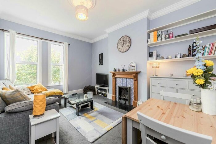 1 Bedroom Flat To Rent In Lysias Road, London, SW12