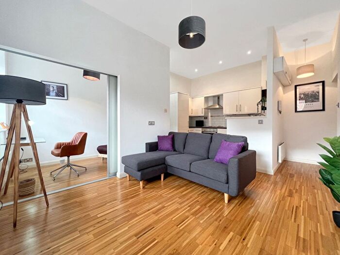 1 Bedroom Flat To Rent In Flyboat House, Navigation Walk, LS10