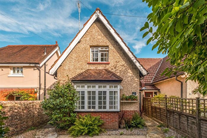 3 Bedroom Semi-detached House For Sale In Woodsland Road, Hassocks, BN6
