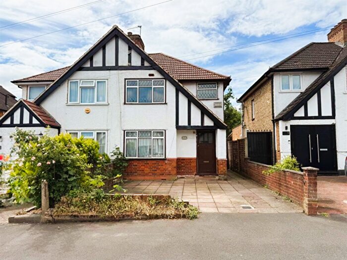 3 Bedroom Semi Detached House For Sale In Harvey Road, Uxbridge, UB10