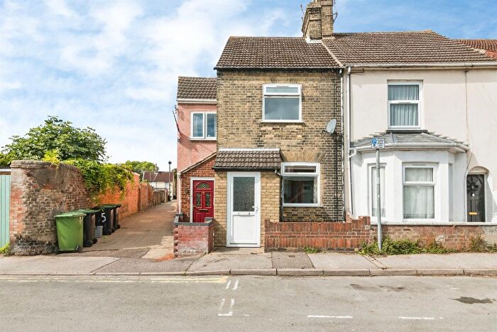 3 Bedroom End Terrace House For Sale In Water Lane, Lowestoft, NR32