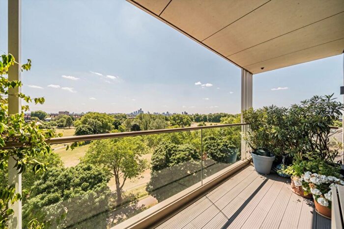 2 Bedroom Flat For Sale In Downs Road, Clapton, E5