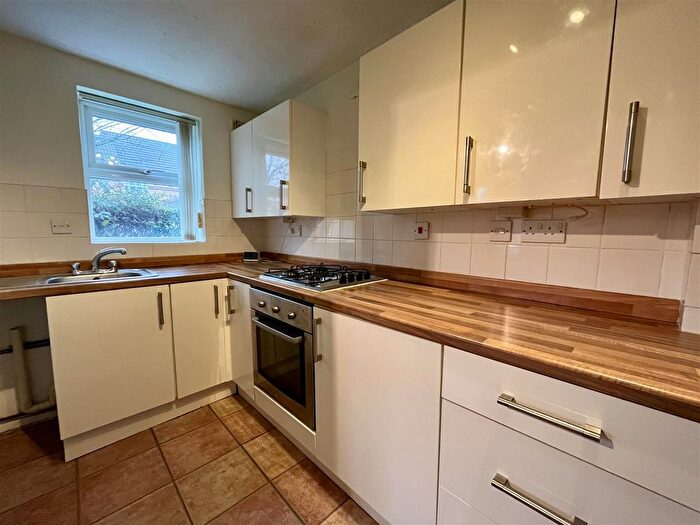 2 Bedroom End Of Terrace House To Rent In Fonthill Place, Cardiff, CF11
