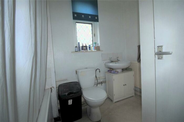 3 Bedroom End Of Terrace House For Sale In Striding Edge Walk, Oldham, Greater Manchester, OL1