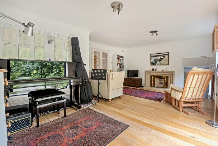 5 Bedroom Detached House For Sale In Duryard Valley, Exeter, EX4