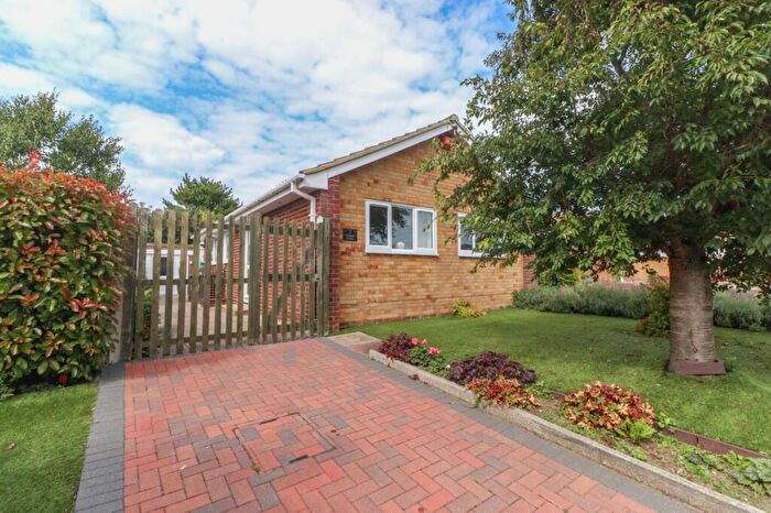 2 Bedroom Bungalow For Sale In Woodland Avenue, Birchington, Kent, CT7