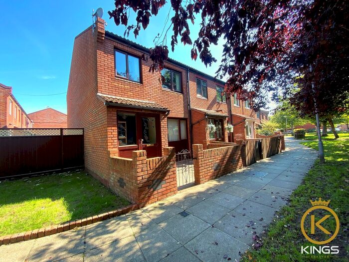 3 Bedroom End Of Terrace House To Rent In Sea Mill Gardens, Portsmouth, PO1