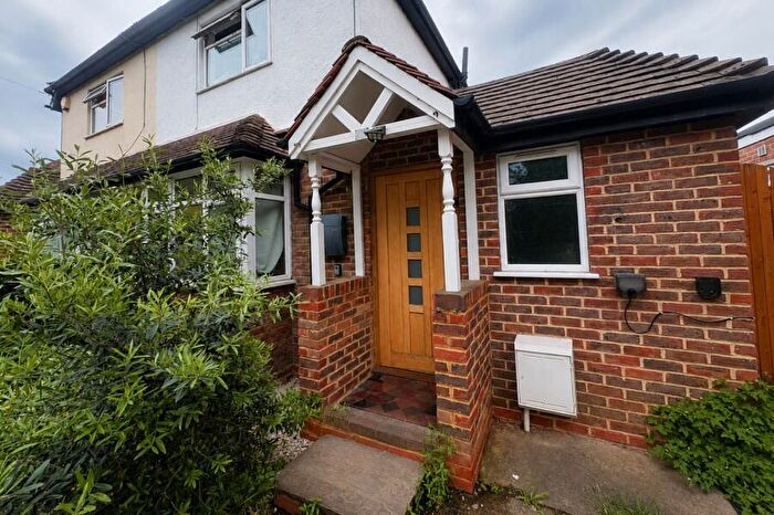 3 Bedroom Terraced House To Rent In Guildford, Surrey, GU1