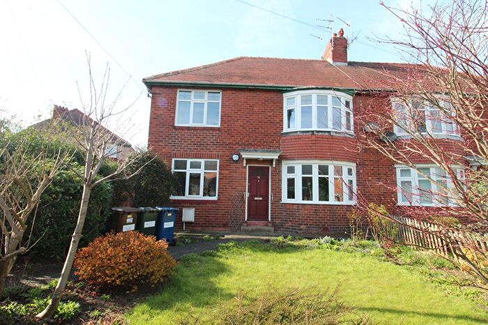 2 Bedroom Flat To Rent In Harewood Road, Gosforth, Newcastle Upon Tyne, NE3