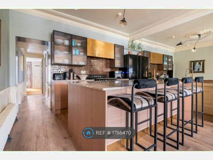 2 Bedroom Flat To Rent In Dalby Sqaure, Margate, CT9