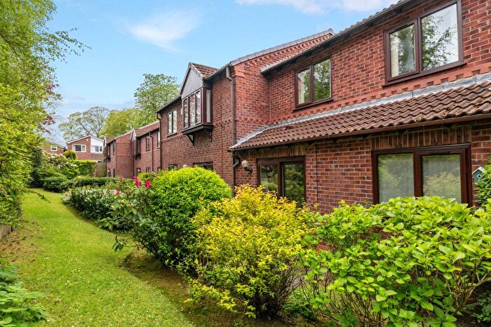 2 Bedroom Flat For Sale In Foxdale Court, Appleton, WA4