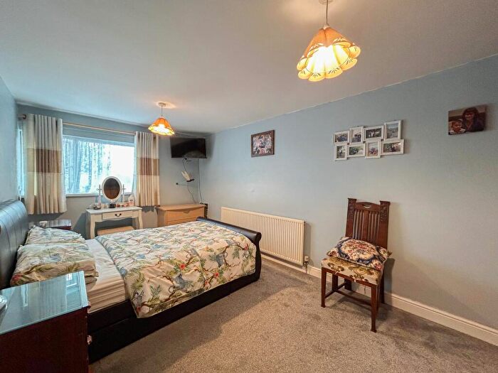 3 Bedroom Terraced House For Sale In The Courtlands, Greenmeadow, NP44