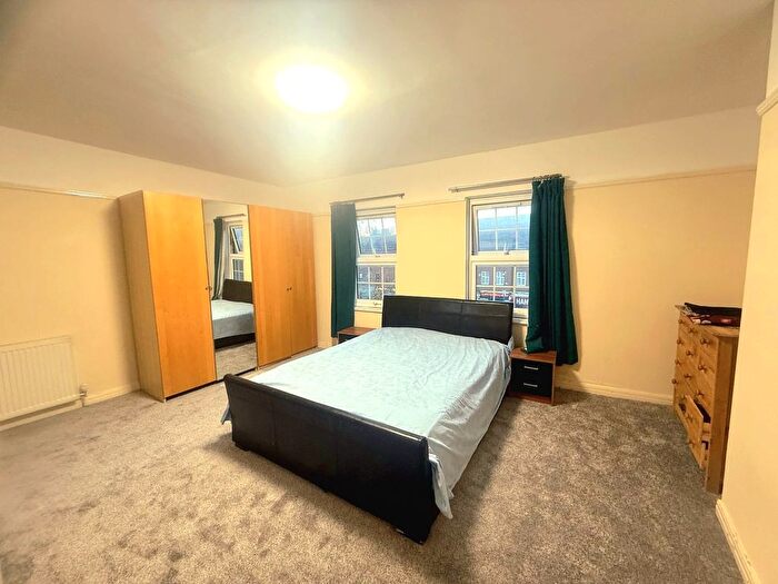 3 Bedroom Flat To Rent In High Street, Watford, WD17
